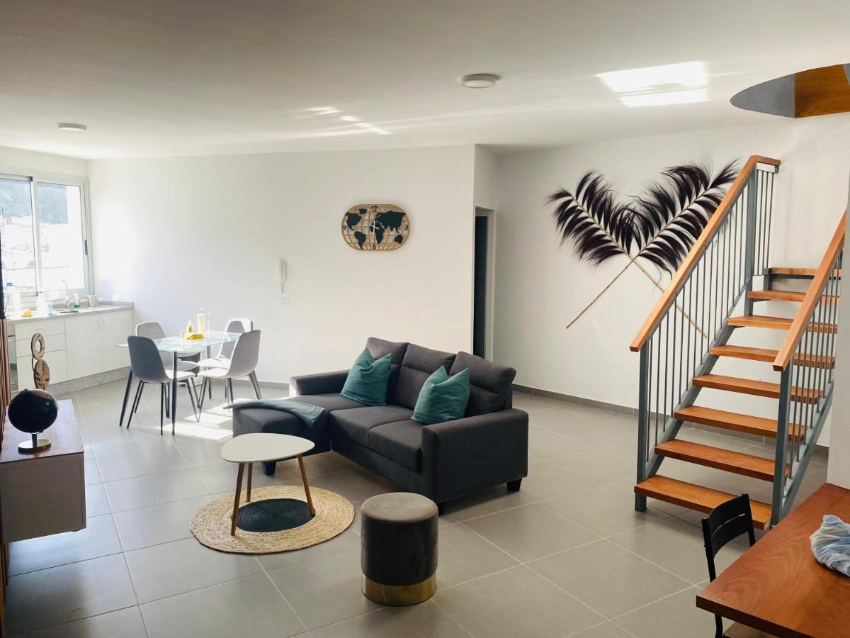 Amplio Duplex Lägenhet Tamaimo Exteriör bild